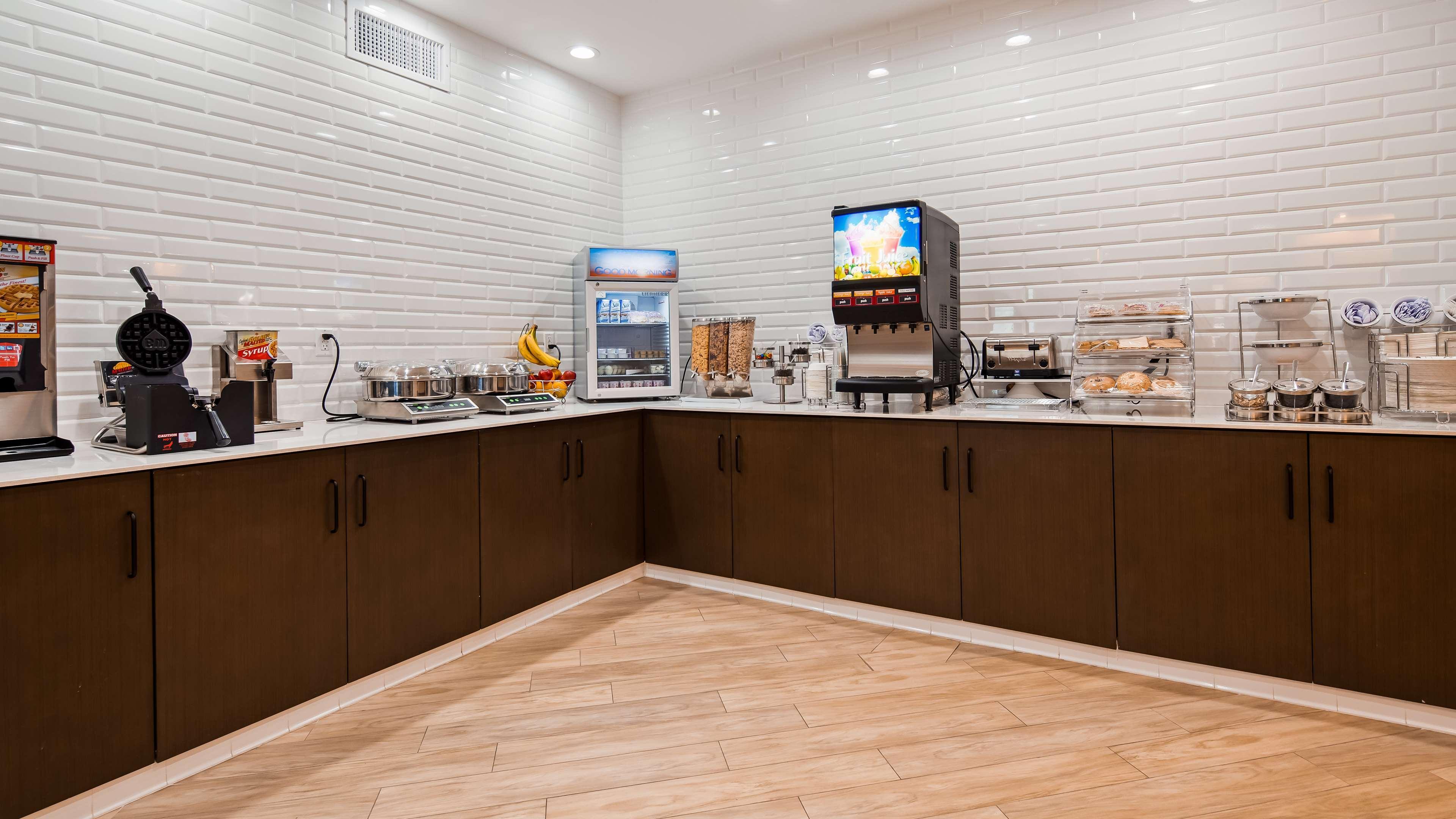 Best Western Plus New Barstow Inn & Suites Exterior foto