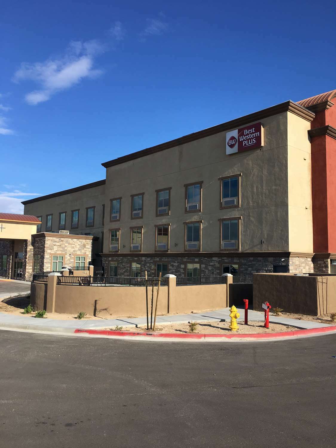 Best Western Plus New Barstow Inn & Suites Exterior foto